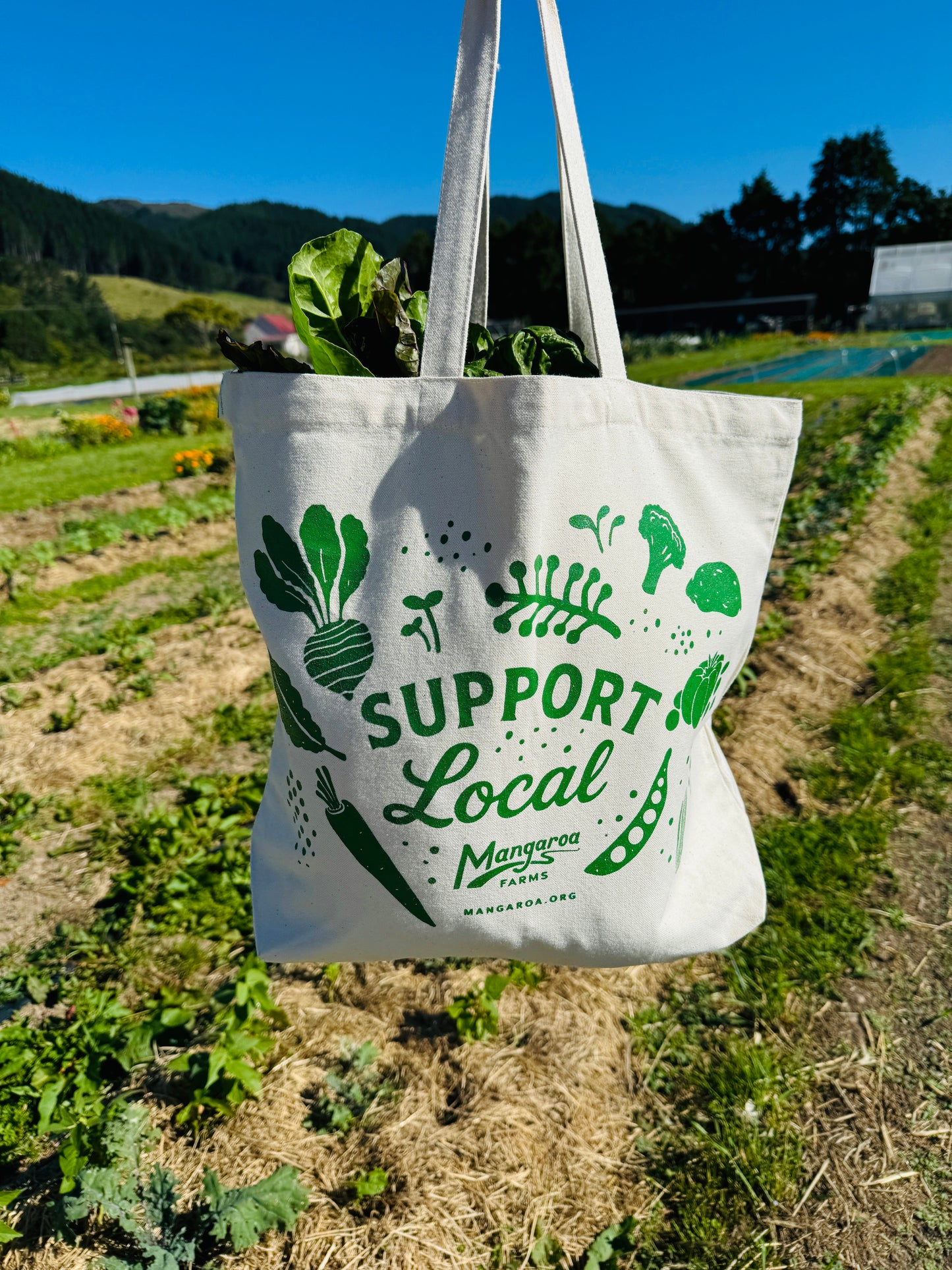 Mangaroa Local Gift Box